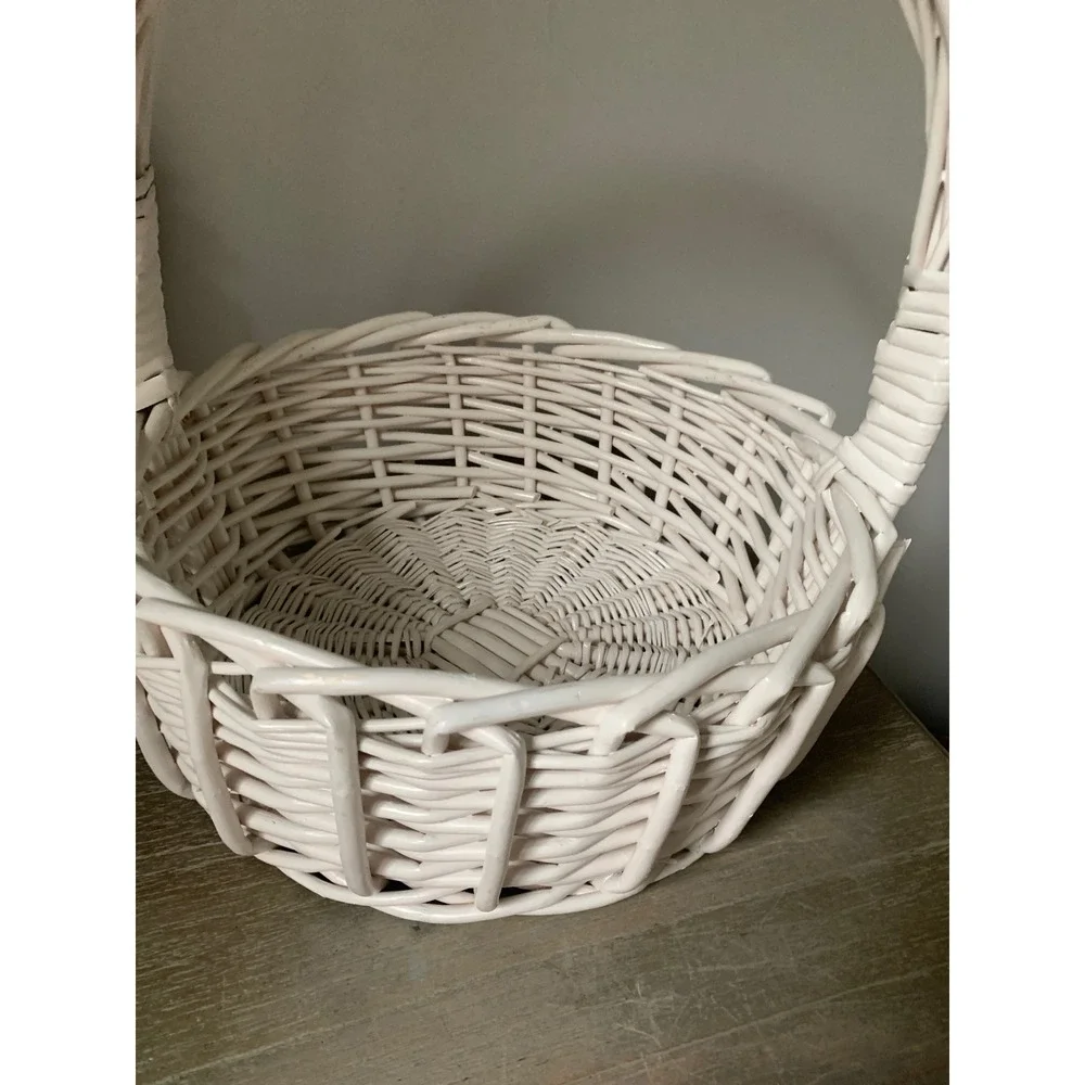 Vintage Off White Woven Wicker Basket with Handle Cottagecore Farmhouse Decor